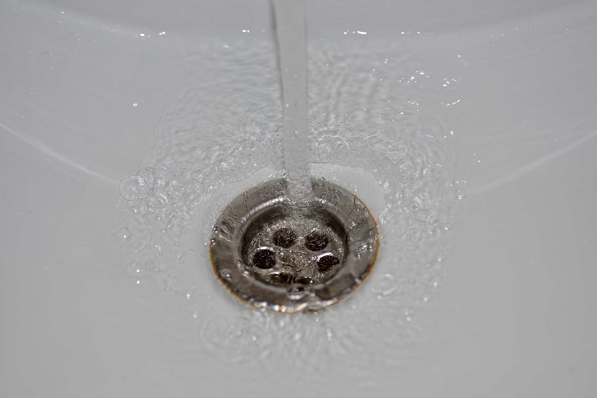 A2B Drains provides services to unblock blocked sinks and drains for properties in Isleworth.